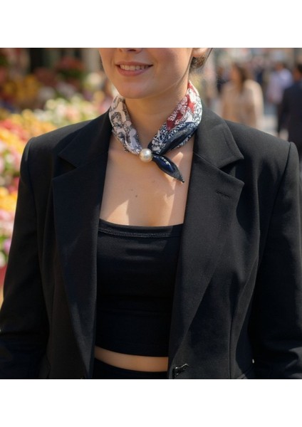 Parlak Saten Kumaş Inci Detaylı Şık Fular Kolye