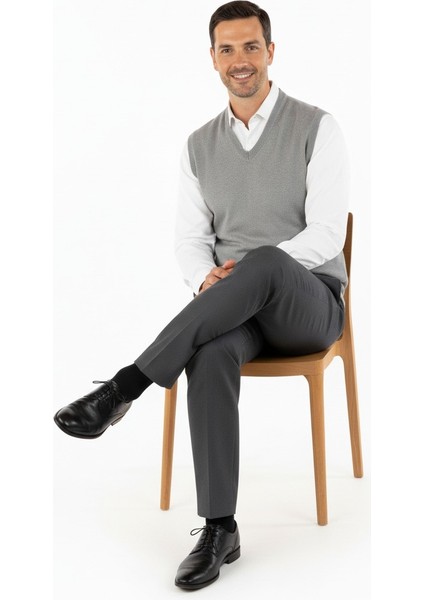 Erkek V Yakalı Düz Renk Klasik Model Rahat Kesim Tam Kalıp Yünlü Dokuma Süveter fiyatları