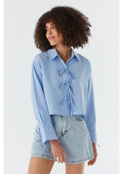 Fiyonk Bağcıklı Crop Gömlek Mavı fırsatları