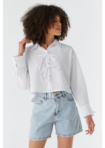 Fiyonk Bağcıklı Crop Gömlek Beyaz fırsatları