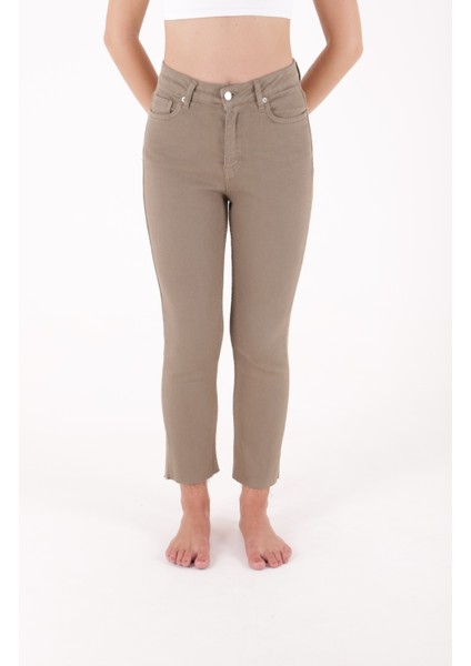 Paçaları Dikişsiz ve Yüksek Belli Kadın Kot Pantolon Mom Fit Jean Yeşil fiyatları