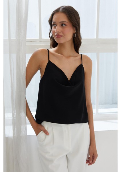 Askılı Degaje Yaka Saten Bluz Sıyah