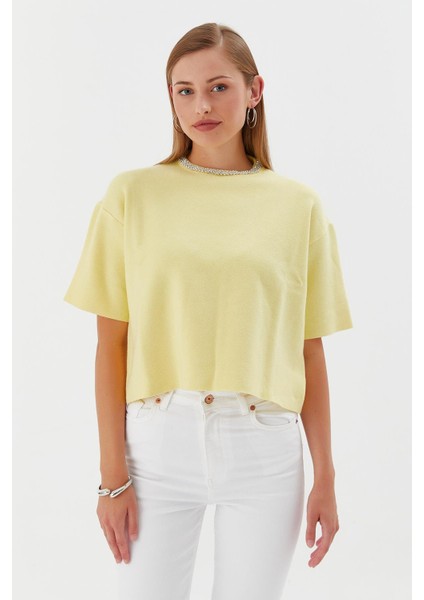 Yakası Taşlı Kısa Kol Triko Kazak Sarı