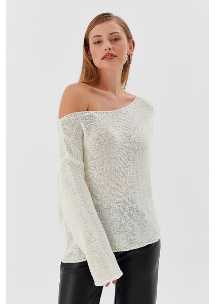 Kayık Yaka Oversize Ince Triko Kazak Ekru fırsatları