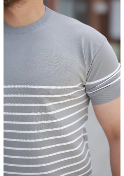 Erkek Çizgi Desenli Bisiklet Yaka Kısa Kollu T-Sihrt modelleri
