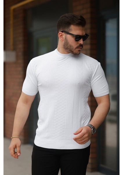 Erkek Desen Dokulu Kısa Kollu Tişört