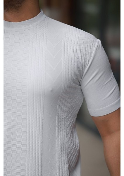 Erkek Desen Dokulu Kısa Kollu Tişört modelleri