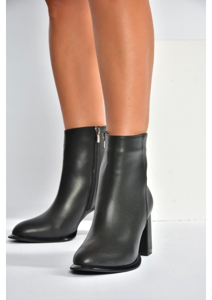 V590166309 Siyah Kalın Topuklu Klasik Kadın Bot fiyatları