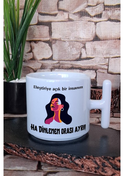 Eleştiriye Açık Bir Insanım Baskılı Eğlenceli Hediye T Kulplu Latte Fincanı Kupa Bardak