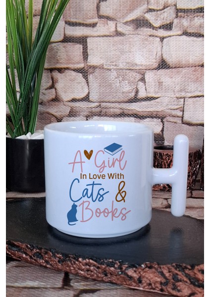 A Girl In Love With Cats & Books Kedi Kitap Aşkı Hediye T Kulplu Latte Fincanı Kupa Bardak