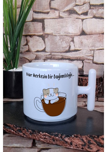 Var Herkesin Bir Bağımlılığı-Kahvesever Kedi Baskılıt Kulplu Latte Fincanı Kupa Bardak