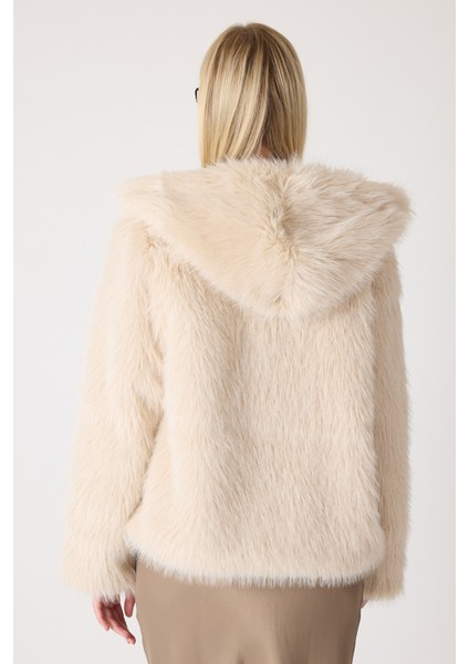 Premium Kürk Kapşonlu Ceket fırsatları