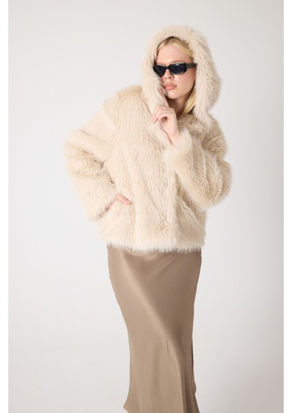 Premium Kürk Kapşonlu Ceket indirimleri