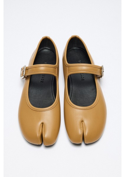 Babet 2526 - Parmak Arası Tek Bantlı Karamel Kadın Babet fırsatları