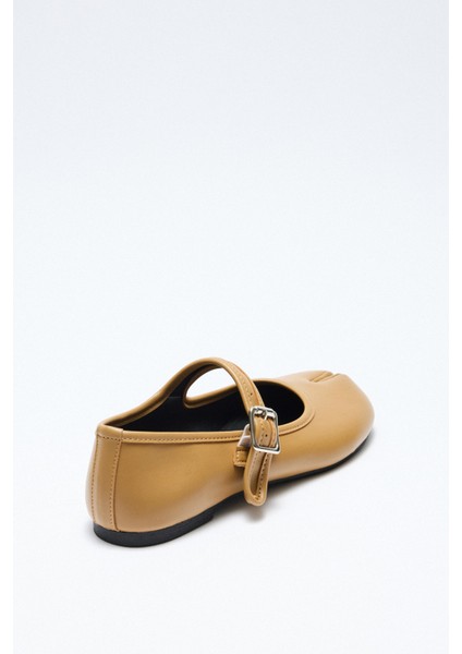 Babet 2526 - Parmak Arası Tek Bantlı Karamel Kadın Babet modelleri