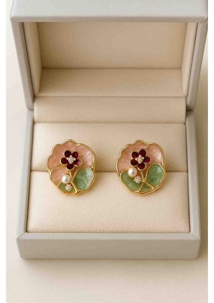 Çiçek Desenli Inci ve Taş Detaylı Zarif Küpe 🌸✨