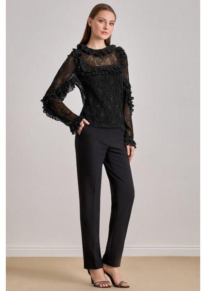 Düz Kesim Siyah Dantel Bluz