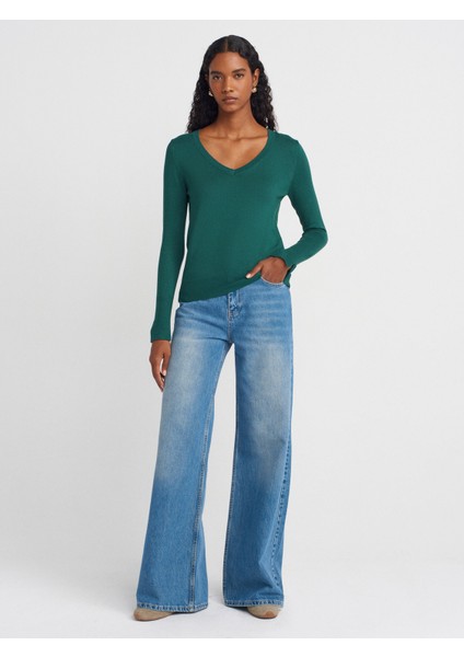 10427 V Yaka Kolu Yırtmaçlı Kazak-K.zümrüt fırsatları