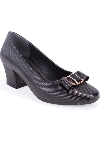 DZA07-725550 Siyah Baskılı Rugan Klasik Topuklu Kadın Ayakkabı