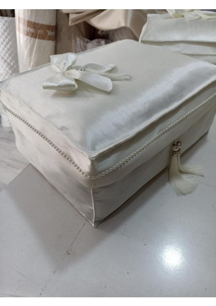 Ekru Çeyizlik Hurç, 55X40X20, Şık ve Kullanışlı Saklama Çözümü