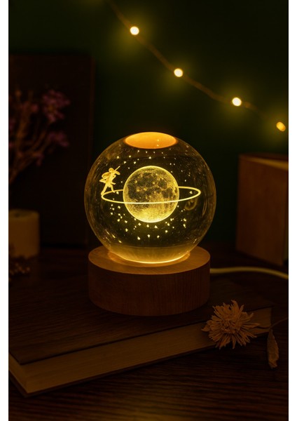 3D Satürn Kız Küre Kristal Gün Işığı LED Gece Lambası – Usb'li Ahşap Standlı LED Masa Lambası & Gece Lambası
