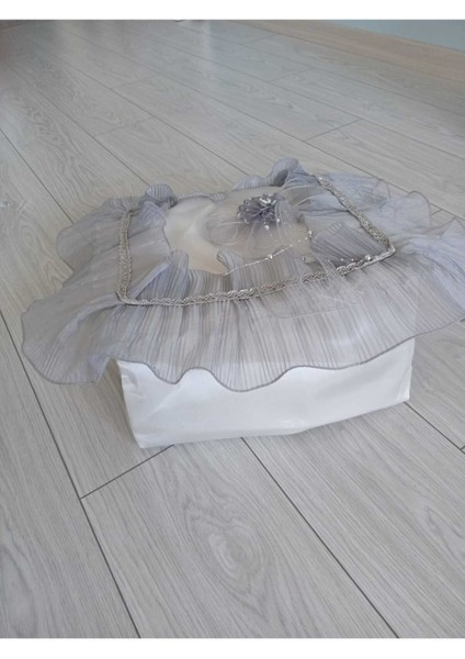 Gül Motifli Satenden Süngerli Bohça, Geniş Tül Kenar, Fermuarlı, 40X20 cm