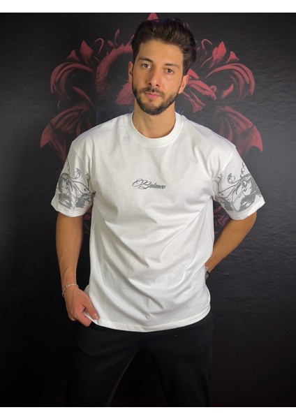 Göğüs ve Kol Baskılı %100 Pamuk T-Shirt