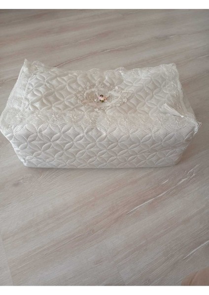 Iki Kişilik Ekru Bohça Seti, Fransız Motifli, Püsküllü, 20X30X60 cm Boyutlarda