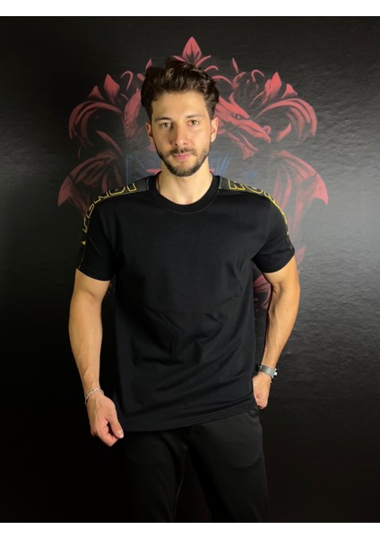 Omuz Detaylı %pamuk T-Shirt