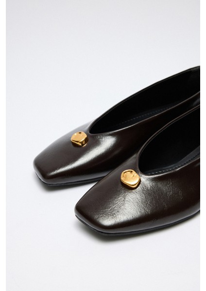 Babet 2528 - Gold Taş Detaylı Acı Kahve Kadın Babet