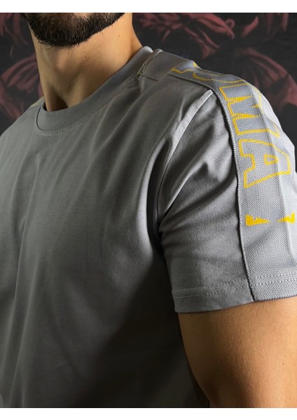 Omuz Detaylı %pamuk T-Shirt fırsatları