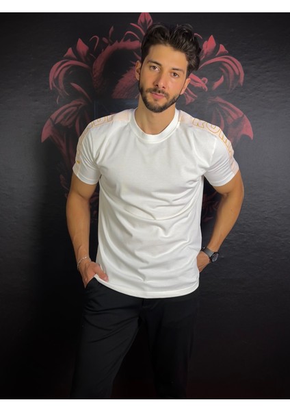 Omuz Detaylı %pamuk T-Shirt