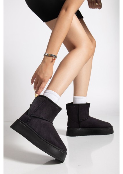 Mini Cırtcırtlı Siyah Süet Yarım Bot Içi Tüylü Düz Taban Kadın Ayakkabı