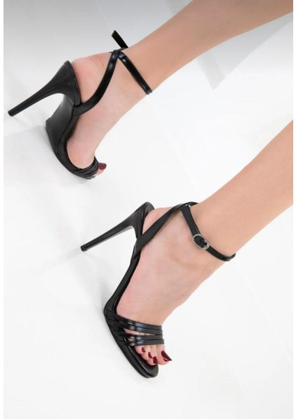 Coze Siyah Topuklu Ayakkabı fiyatları