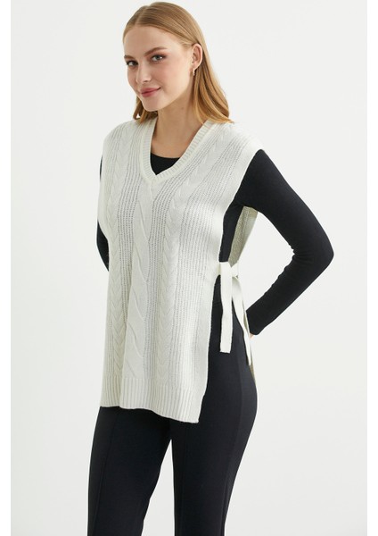 Yanları Bağlama Detaylı Yünlü Triko Süveter - Kemik fiyatları