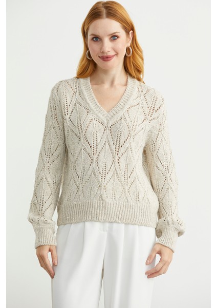 Delikli V Yaka Pullu Triko Kazak - Taş