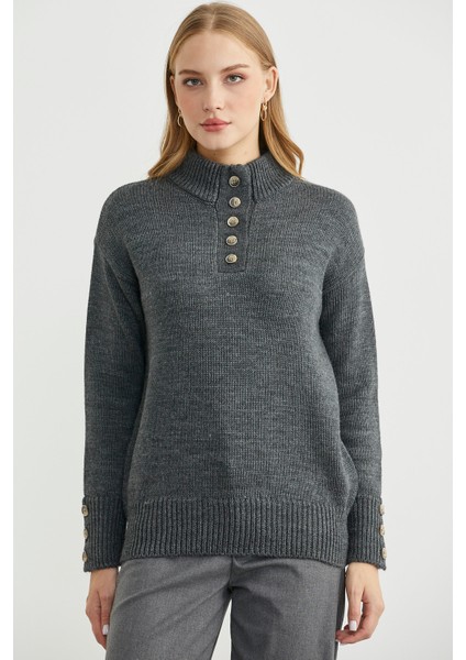 Dik Yaka Düğme Detaylı Yünlü Triko Kazak - Koyu Gri fiyatları