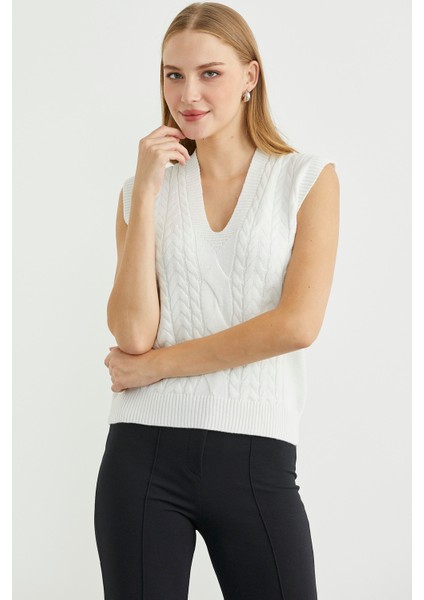 V Yaka Saç Örgü Triko Süveter - Kemik fırsatları