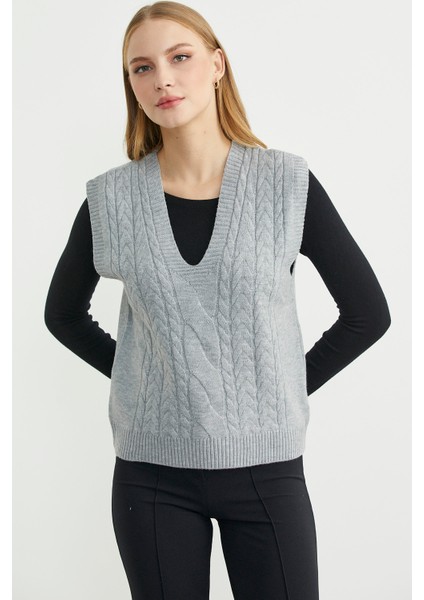 V Yaka Saç Örgü Triko Süveter - Gri