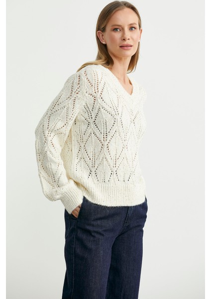 Delikli V Yaka Pullu Triko Kazak - Kemik modelleri