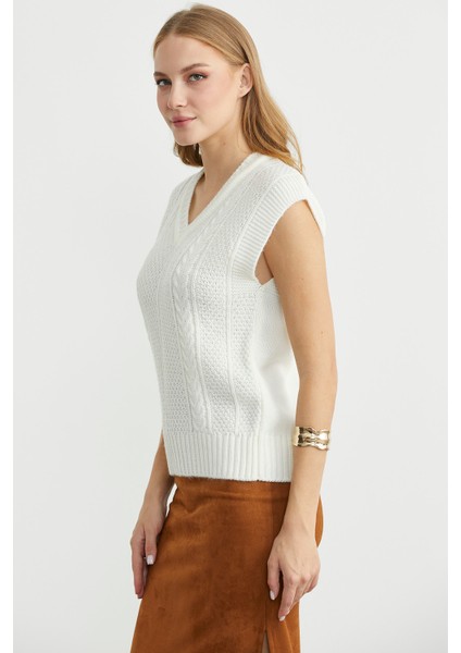 Yünlü V Yaka Triko Süveter - Kemik fırsatları