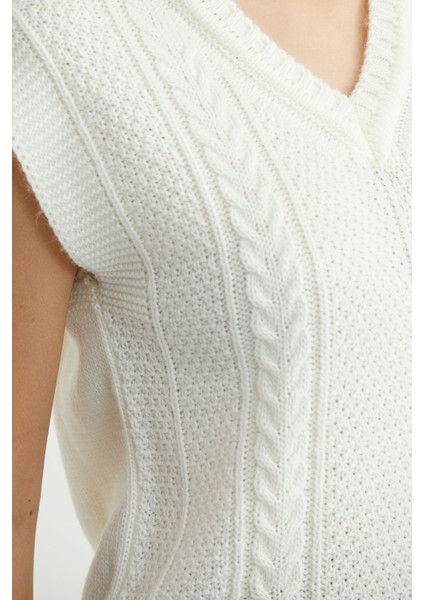 Yünlü V Yaka Triko Süveter - Kemik indirimleri