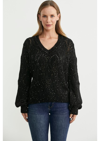 Delikli V Yaka Pullu Triko Kazak - Siyah