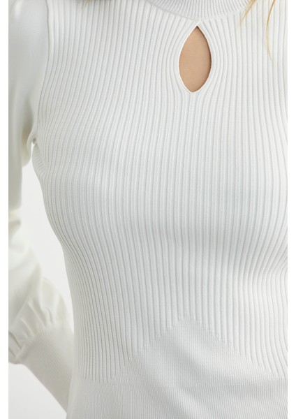 Dik Yaka Balon Kol Triko Kazak - Kemik indirimleri