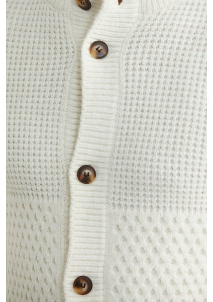 Petek Motifli Dik Yaka Triko Hırka - Kemik fırsatları