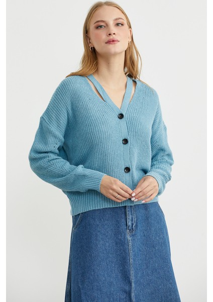 Yaka Detaylı Düğmeli Triko Hırka - Açık Mavi fırsatları
