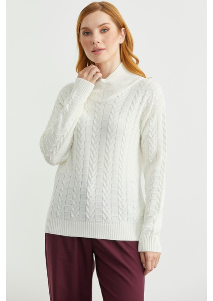 Dik Yaka Motifli Yünlü Triko Kazak - Kemik fiyatları