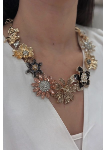 Taş Işlemeli Çiçekli Kolye modelleri