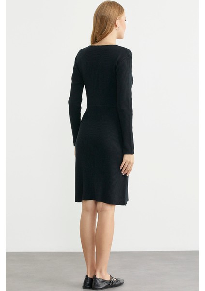 Kruvaze Düğme Detaylı Triko Elbise - Siyah indirimleri