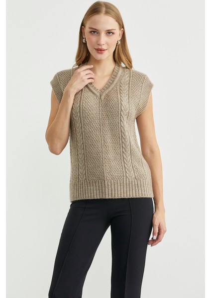 Yünlü V Yaka Triko Süveter - Koyu Bej fırsatları